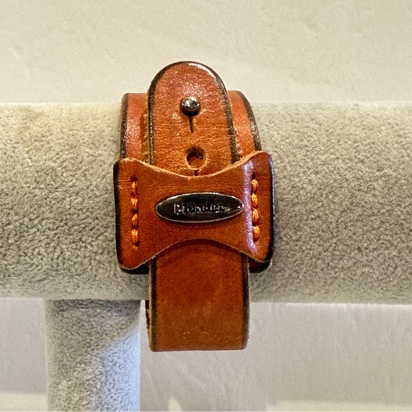 Plunder “Pippa” bracelet, Brown leather w/ a belt buckle like closure - Picture 10 of 13